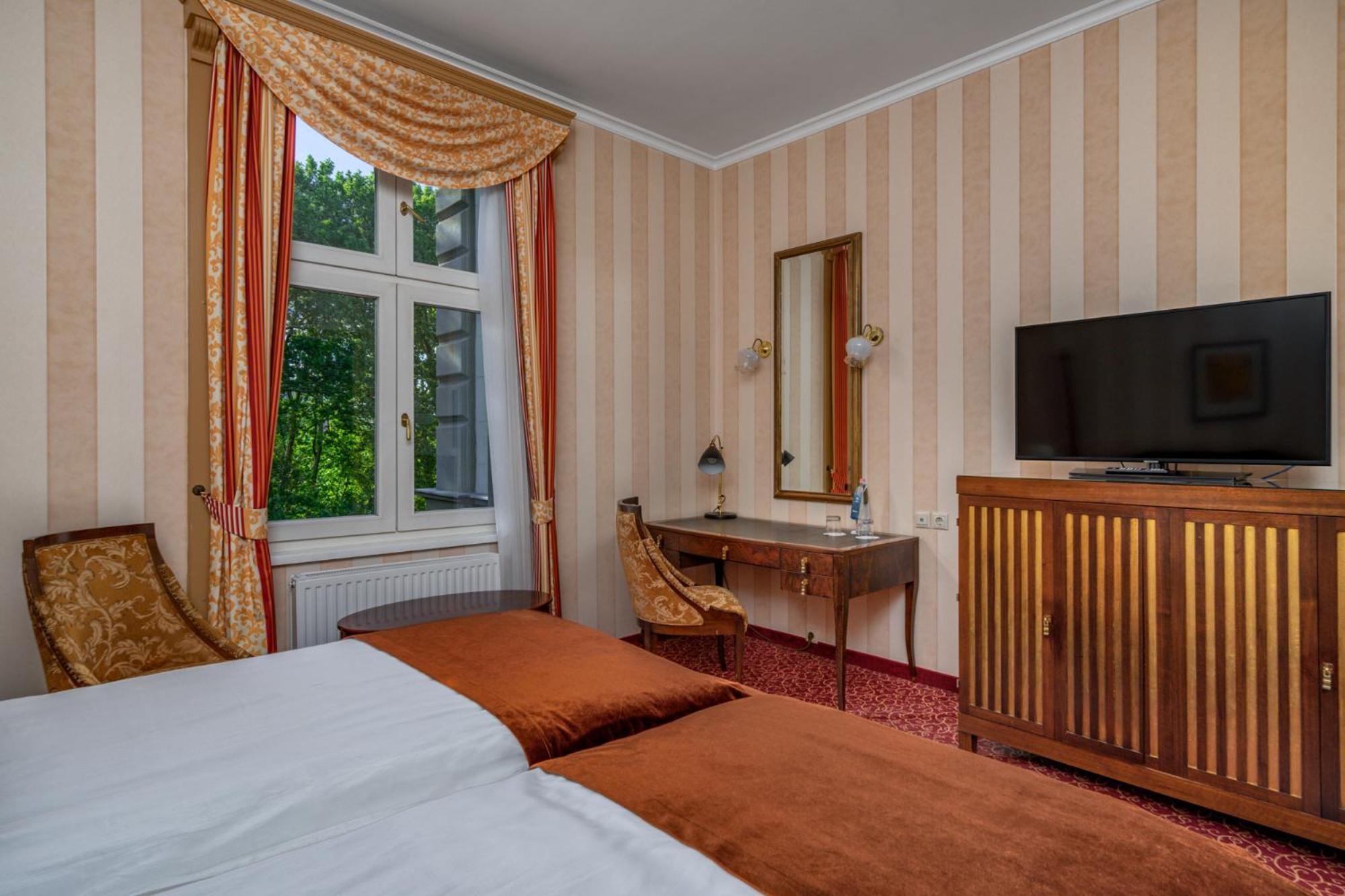 Ensana Grand Margaret Island Hotel Budapest Bilik gambar